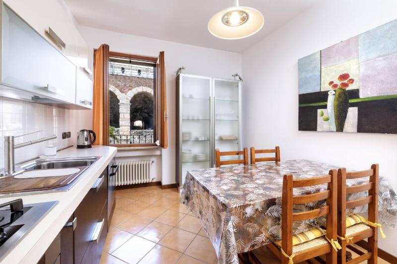 Exclusive Verona Apartment - Arena Views 3 Bedrooms Wi-Fi - image 6