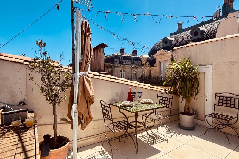 Rooftop terrace with Montpellier views - image 11
