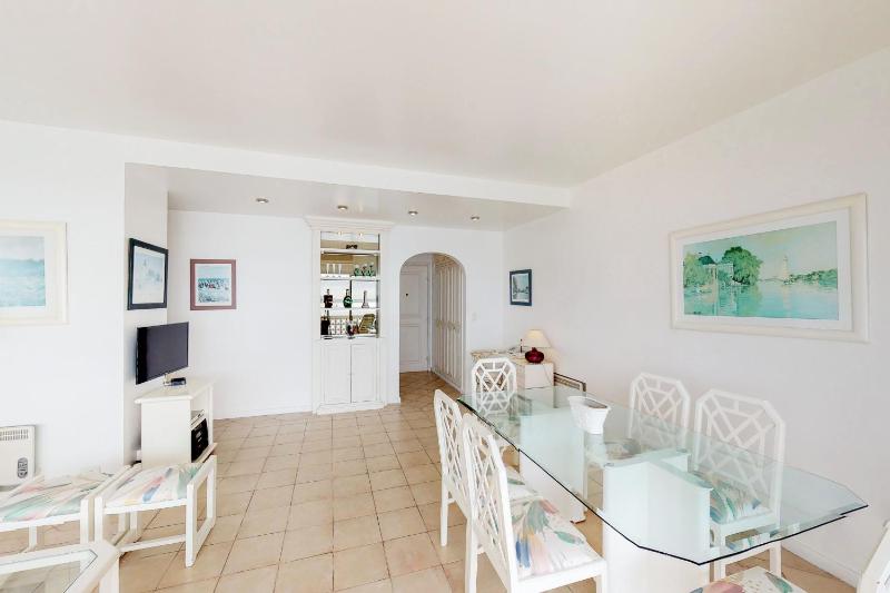 Oceana Suites Vanguardia - image 17