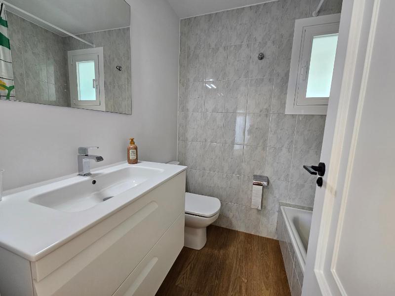 Apartamento reformado con vistas espectaculares a 150 de Silgar - image 2