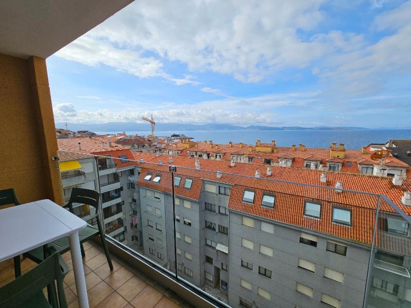 Apartamento reformado con vistas espectaculares a 150 de Silgar - image 17
