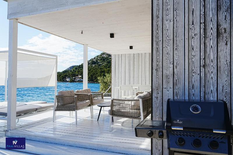 Buqez Eco Resort - Beach Villa 22 - image 32