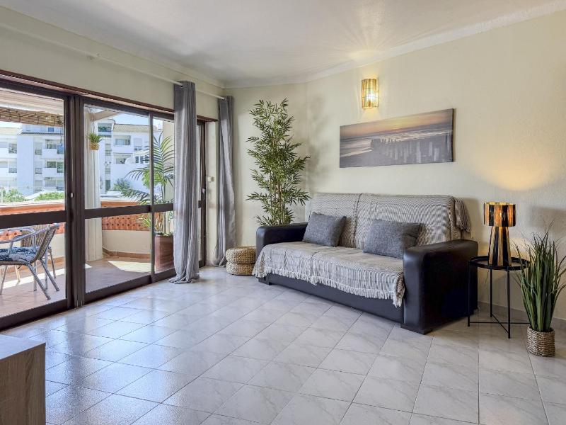 #411 Sunny 1BR Apartment Near the Beach - image 18
