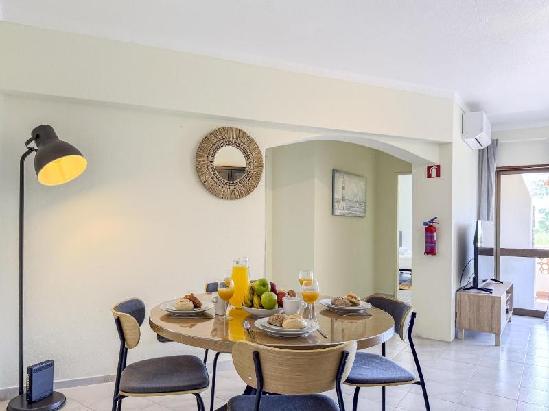 #411 Sunny 1BR Apartment Near the Beach - image 17