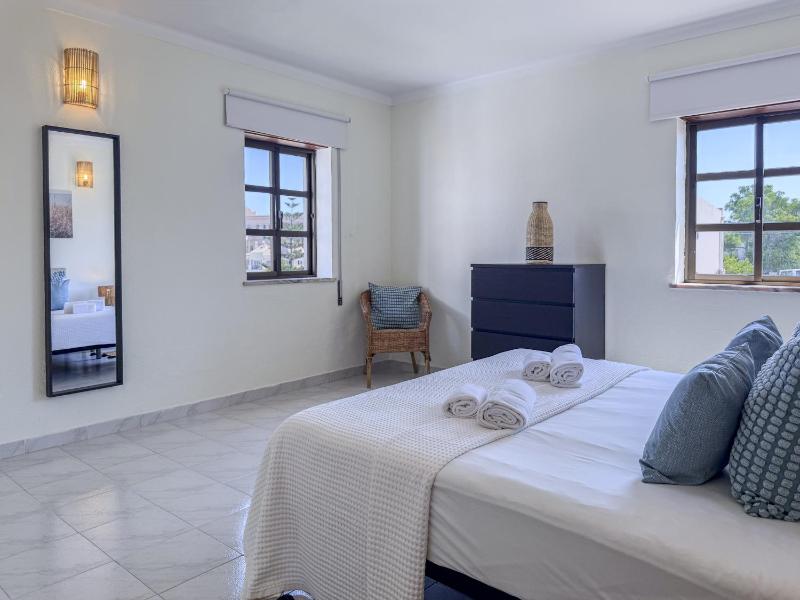 #411 Sunny 1BR Apartment Near the Beach - image 6