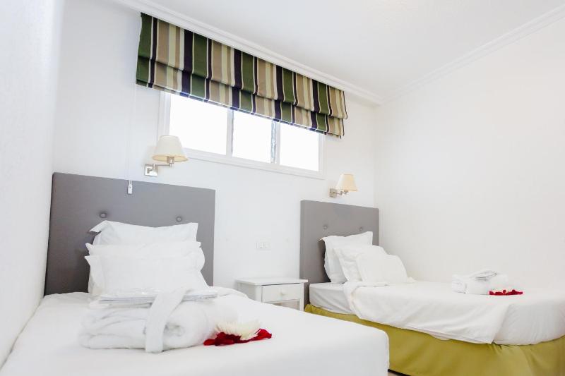 One-Bedroom Apartment image 4