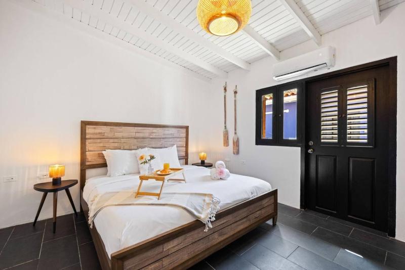 Modern Aruba King Suite Near Palm and Malmok Beach - image 12