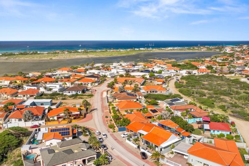 Modern Aruba King Suite Near Palm and Malmok Beach - image 4