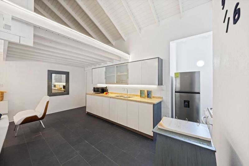 Modern Aruba King Suite Near Palm and Malmok Beach - image 11