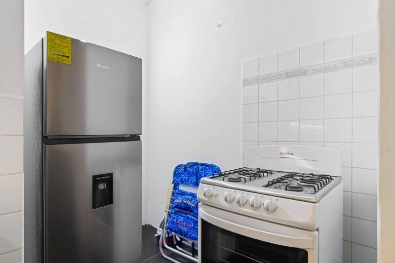 Modern Aruba King Suite Near Palm and Malmok Beach - image 6