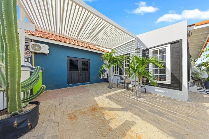 Modern Aruba King Suite Near Palm and Malmok Beach - image 10