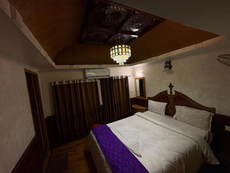 Navora Houseboats - image 45