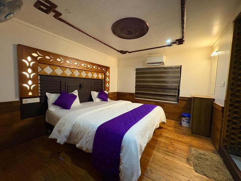 Navora Houseboats - image 38