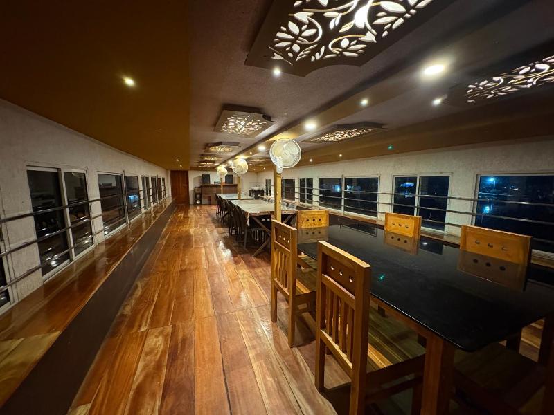 Navora Houseboats - image 40