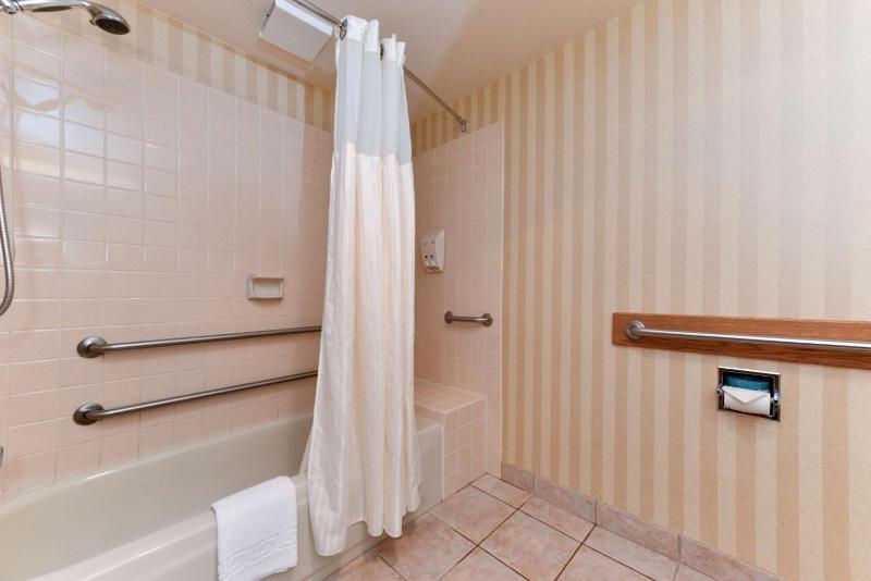 Best Western Plus Landmark Inn - image 48