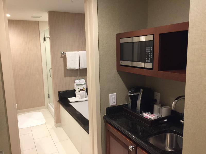 Town & Country Inn and Suites - image 22