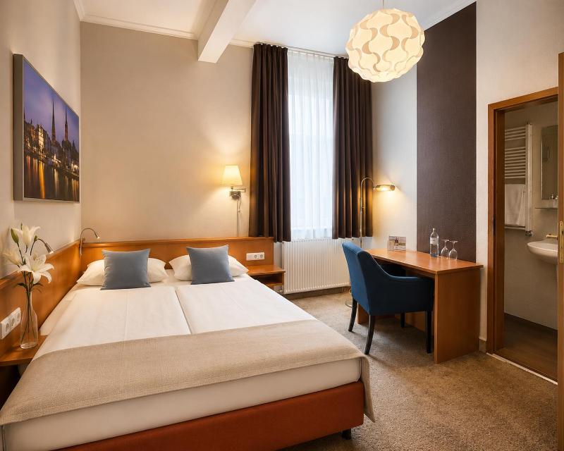 Hotel Jensen - image 30