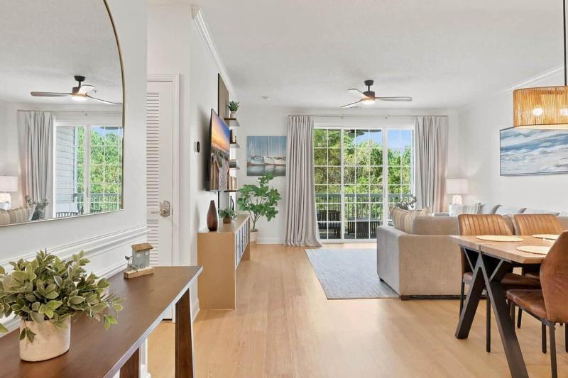 New Golf Course Condo with Pool and Free Beach Shuttle - image 27