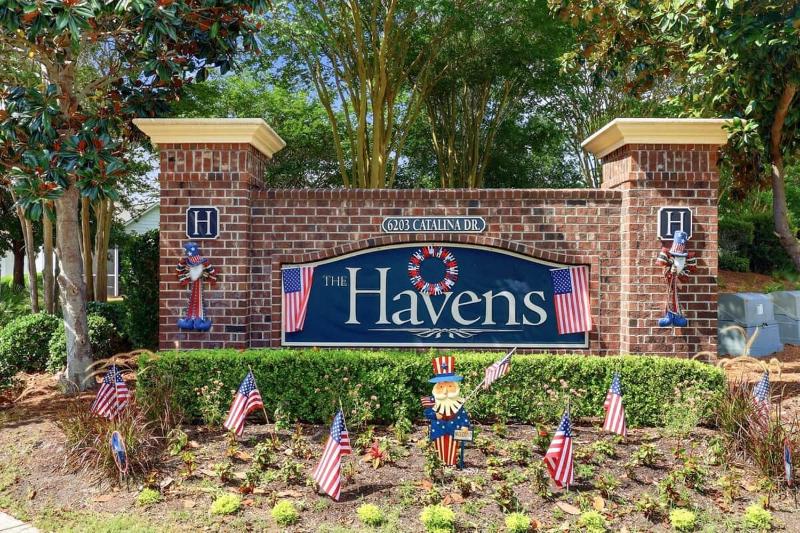 New Golf Course Condo with Pool and Free Beach Shuttle - image 34
