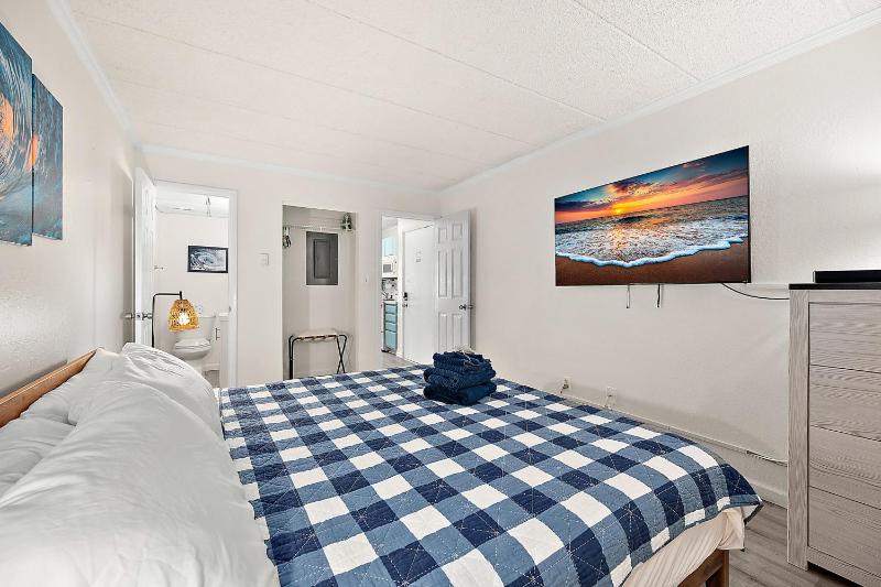 Barefoot Country 407 - Riptide - image 19