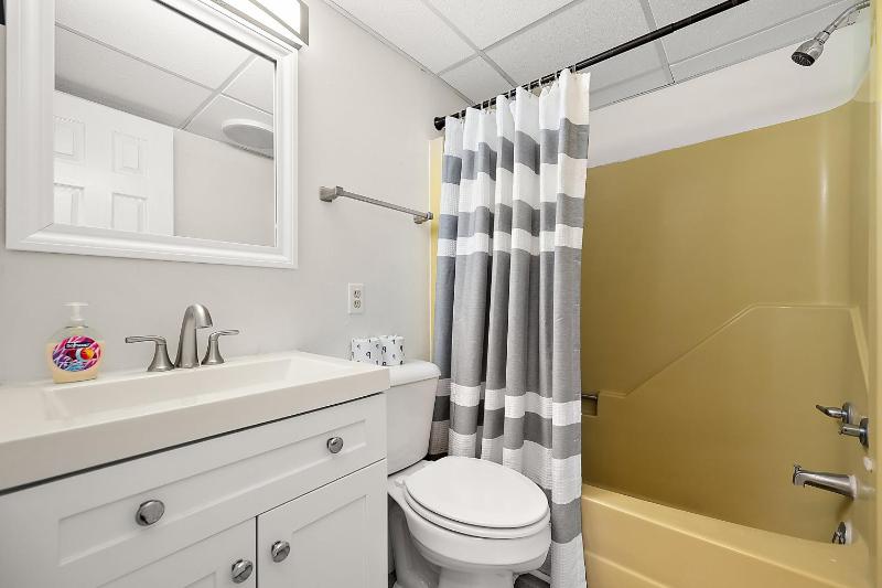 Barefoot Country 407 - Riptide - image 34