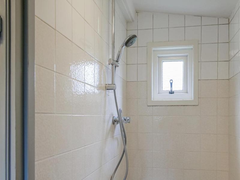 Holiday home in Callantsoog near beach - image 18