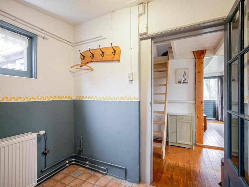 Holiday home in Callantsoog near beach - image 2