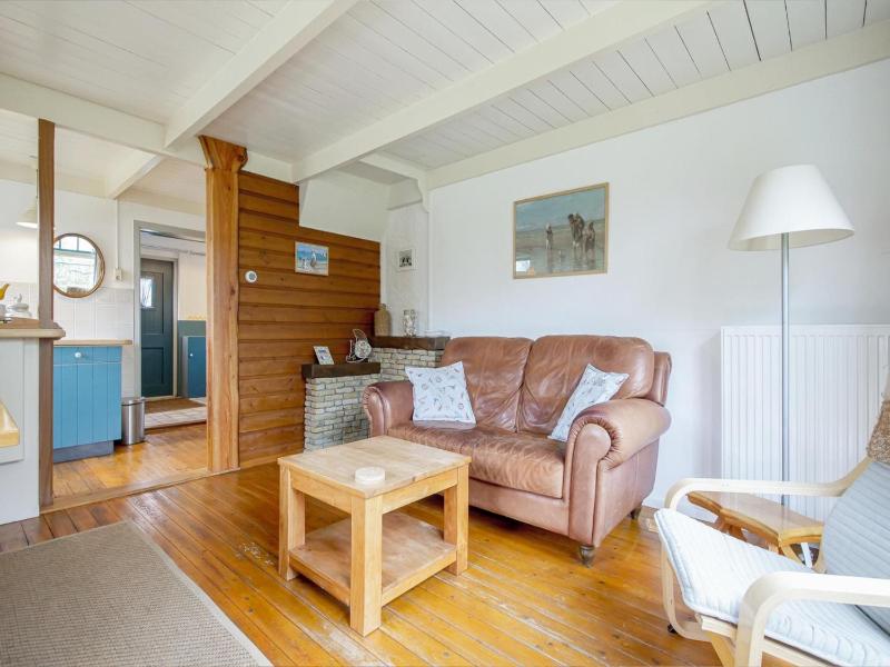 Holiday home in Callantsoog near beach - image 6