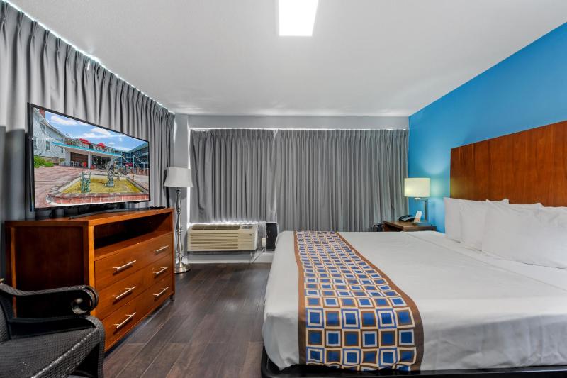 Alamar Resort Inn - image 36