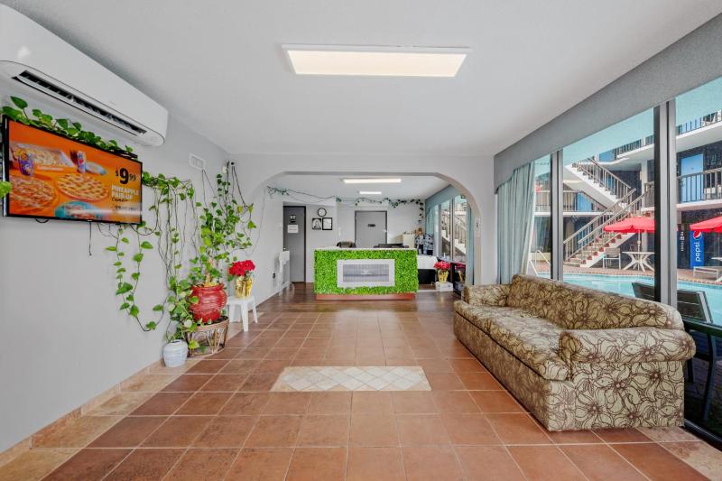 Alamar Resort Inn - image 50