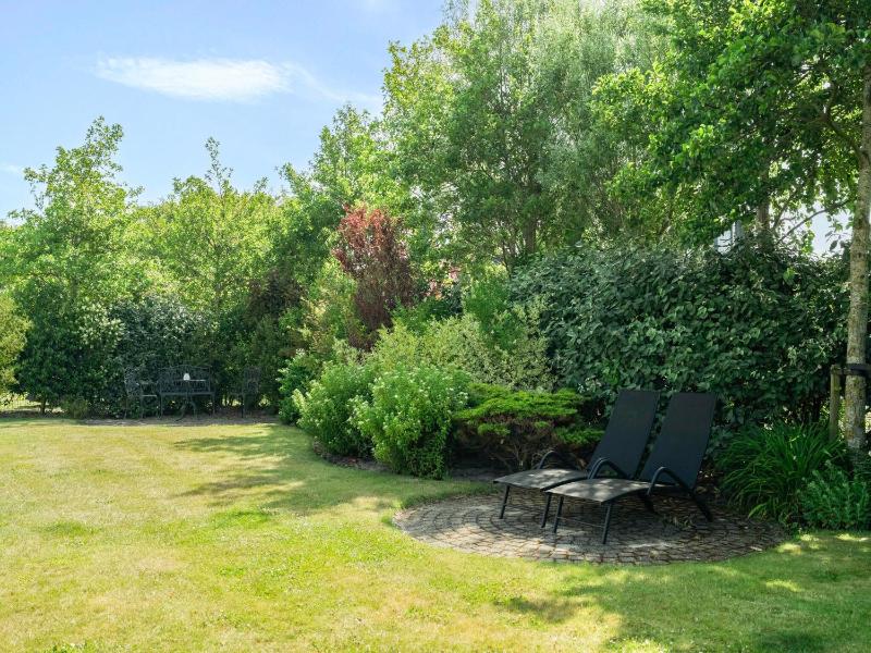 Villa in Callantsoog with enclosed garden - image 19