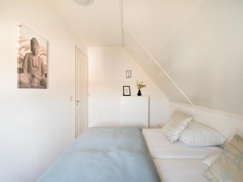 Villa in Callantsoog with enclosed garden - image 27