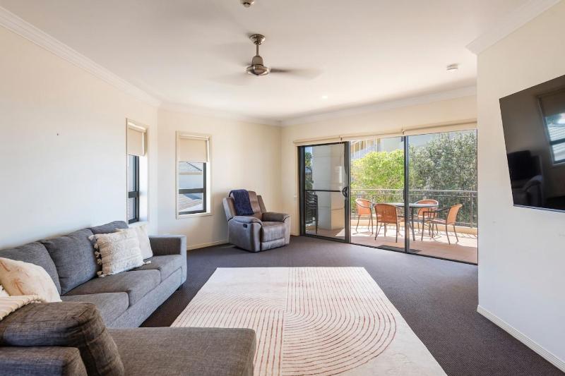 Breakers Unit 1 8- Ocean Views - Stone Real Estate Yamba - image 10