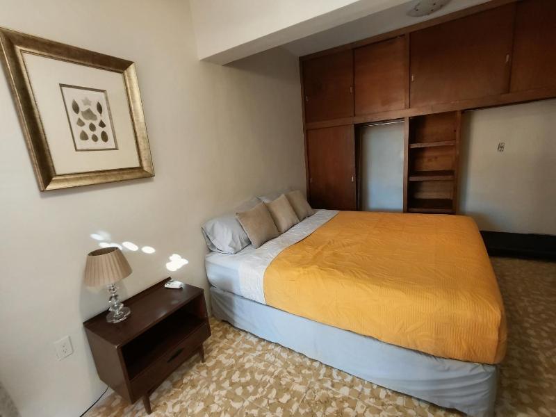Casona Vintage con encanto histórico y Patio de Arte en el Centro - image 16