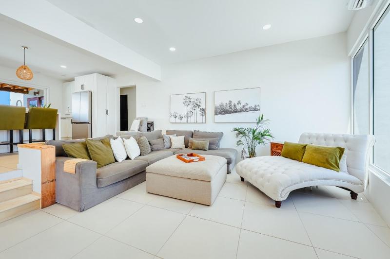 LUX 5BR Retreat with Private Pool • Bella Mia Villa - image 10