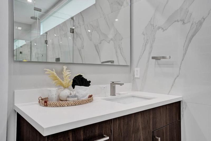 Villa Palmora Luxury 6BR Oasis Near the Beach - image 8