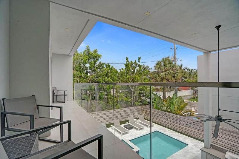Villa Palmora Luxury 6BR Oasis Near the Beach - image 29