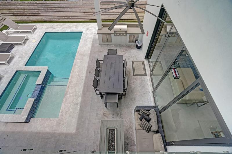 Villa Palmora Luxury 6BR Oasis Near the Beach - image 7