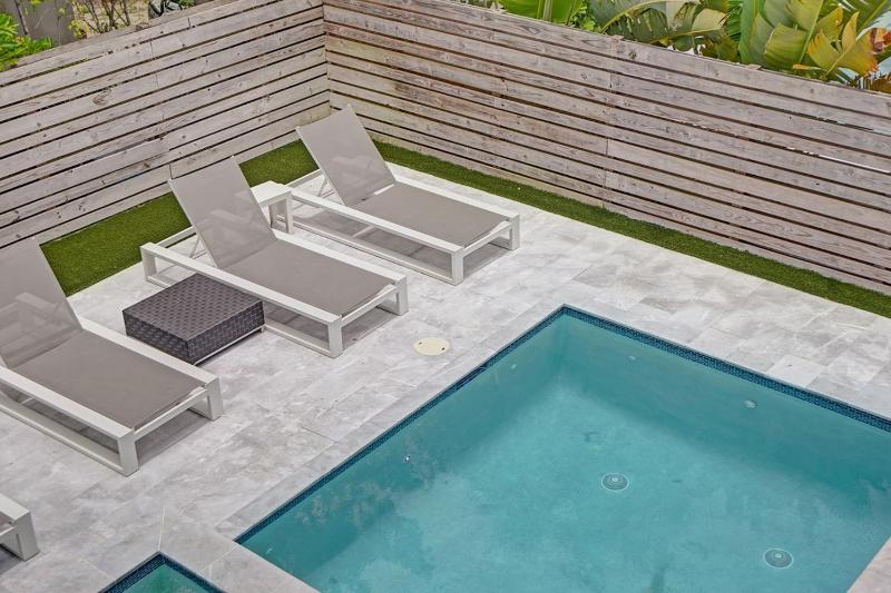 Villa Palmora Luxury 6BR Oasis Near the Beach - image 31