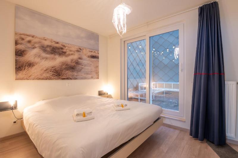 New & Modern Apartment Steps from the Sea - image 12