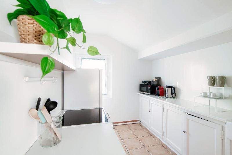 Mansarda Verde by Quokka 360 - Cozy Attic Apartment with Lake View - image 17