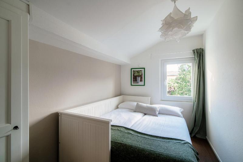 Mansarda Verde by Quokka 360 - Cozy Attic Apartment with Lake View - image 25