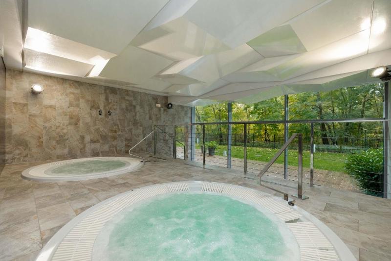 Elegant Studio Air Conditioning Pool Close to the Beach - image 16