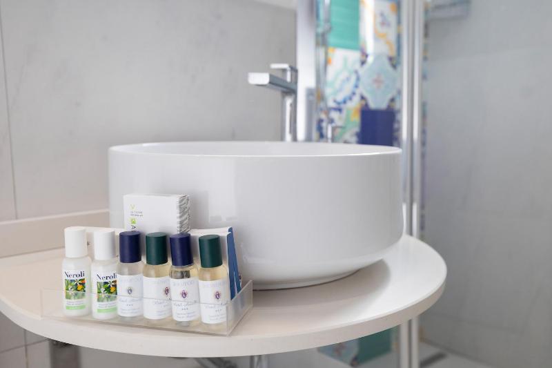 Amalfi Suite Boutique Hotel - image 41