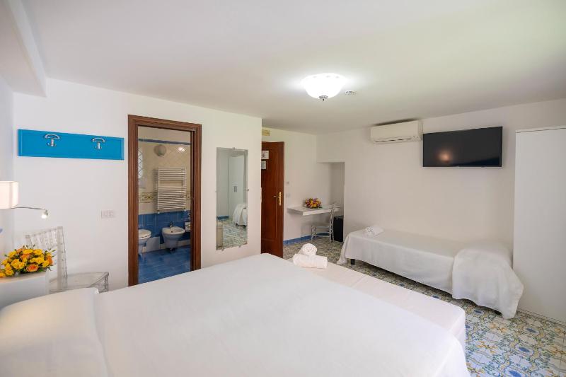 Amalfi Hotel centro storico - image 21