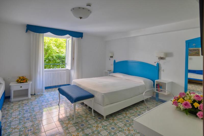Amalfi Hotel centro storico - image 8
