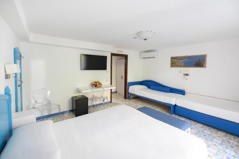 Amalfi Hotel centro storico - image 11
