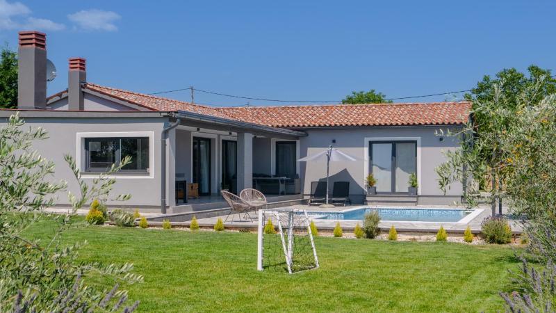 Villa Lana - Cabrunici by Villas Guide - image 11
