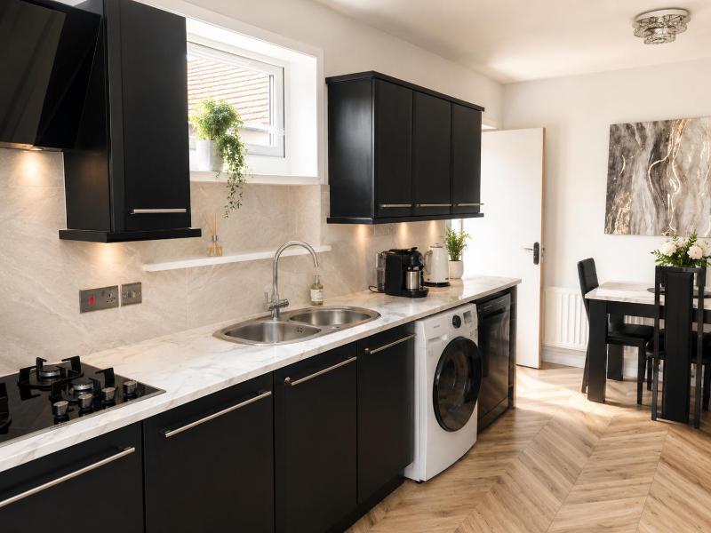 Private Gated Home Parking Sleeps 7 - image 15