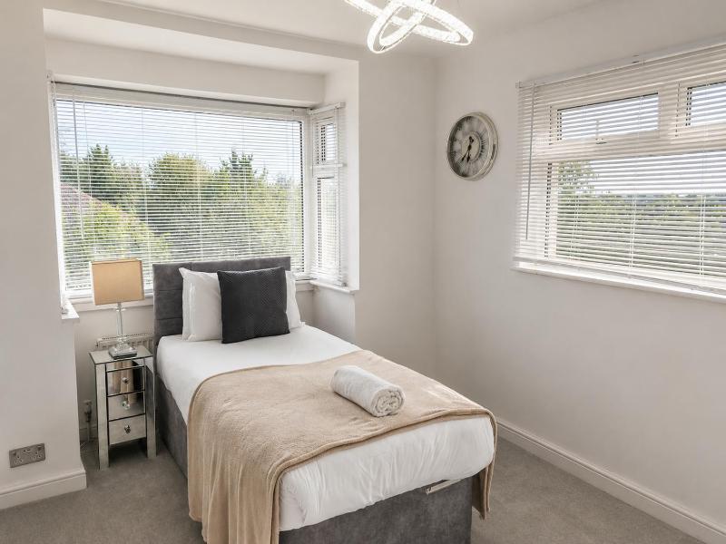 Private Gated Home Parking Sleeps 7 - image 31